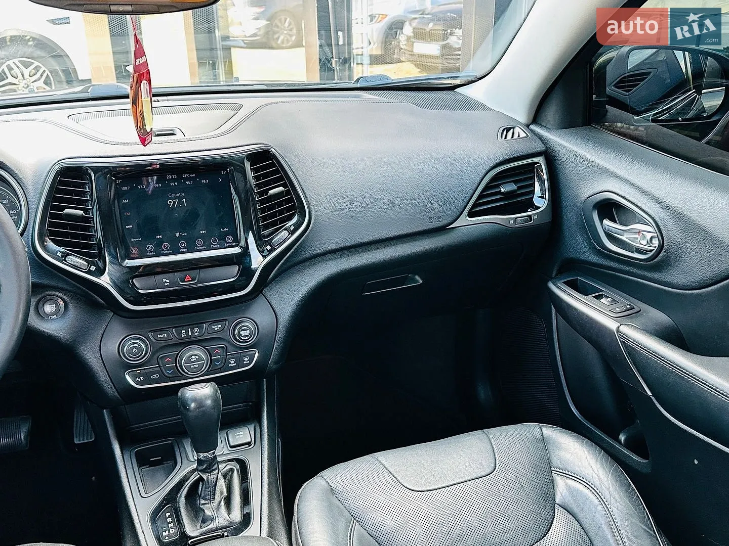 2019 Jeep Cherokee - мініатюра 21