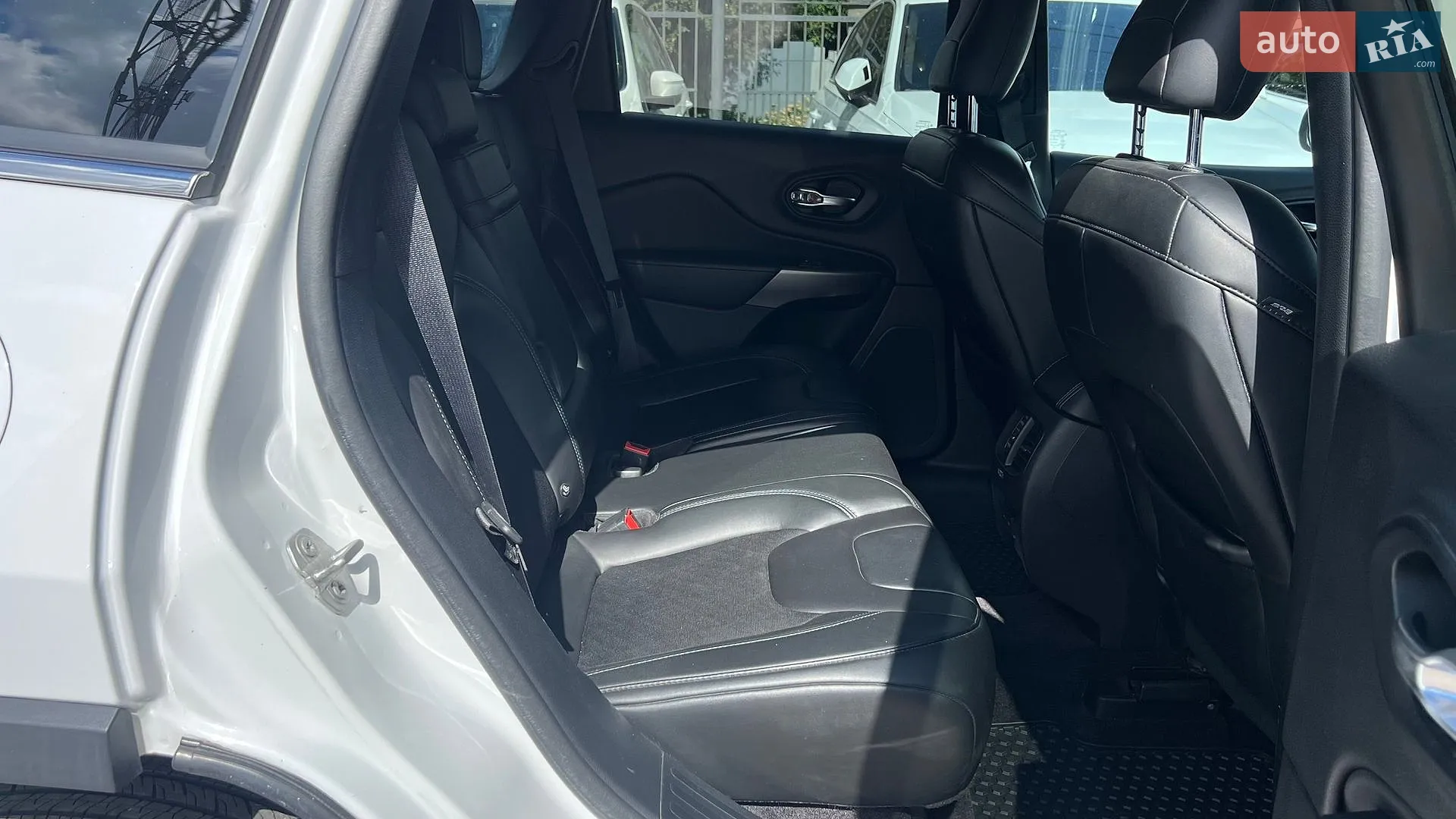 2019 Jeep Cherokee - мініатюра 15
