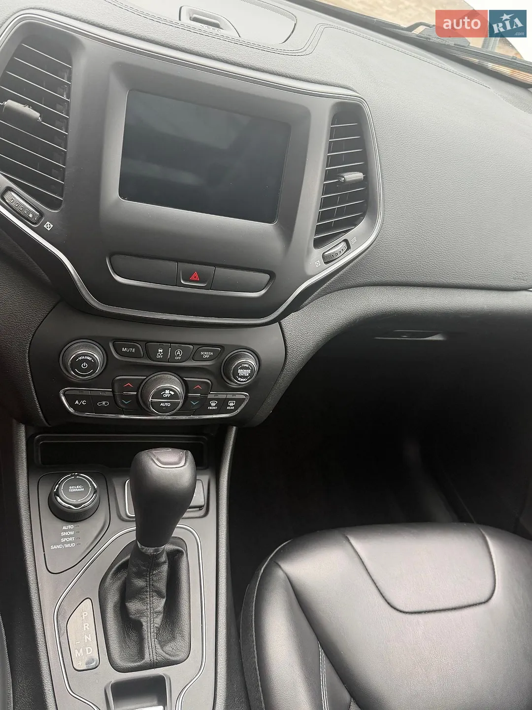 2019 Jeep Cherokee - мініатюра 12