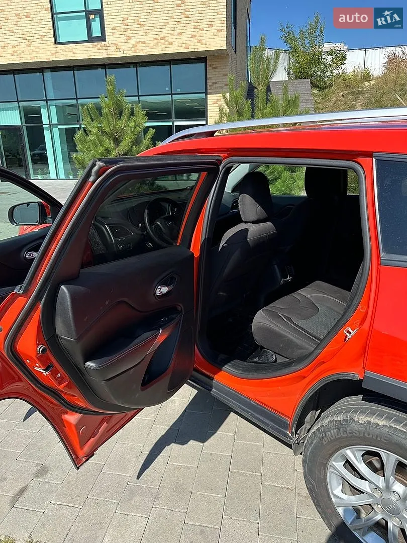 2020 Jeep Cherokee - мініатюра 9