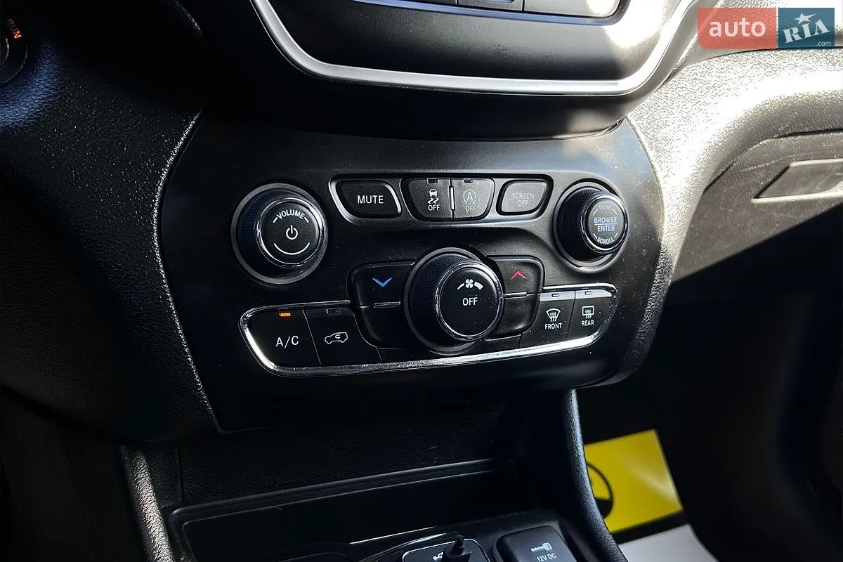 2019 Jeep Cherokee - мініатюра 18