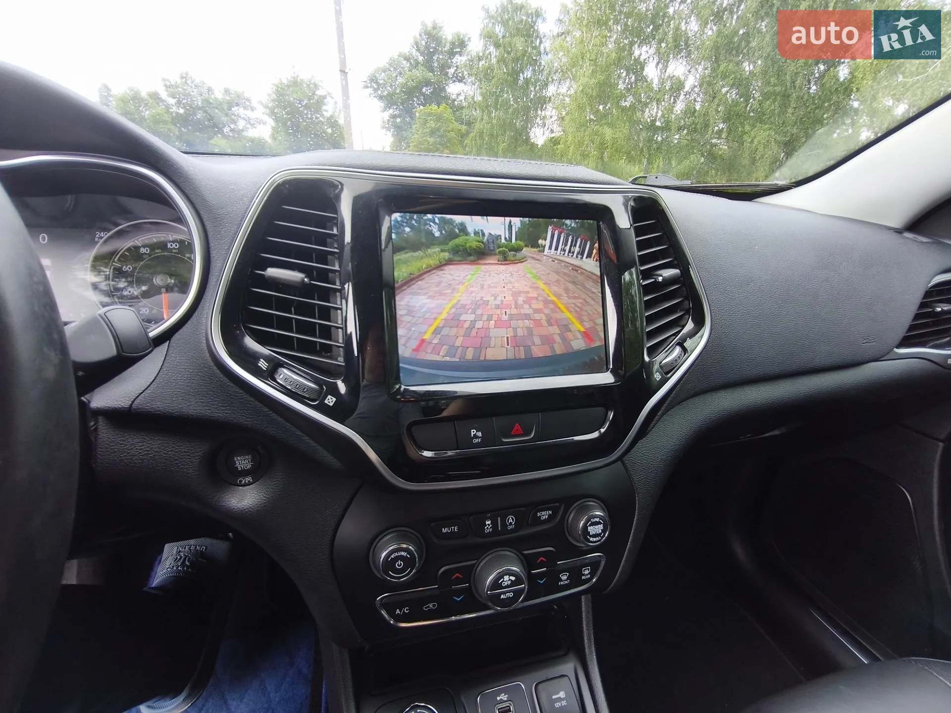 2019 Jeep Cherokee - мініатюра 26