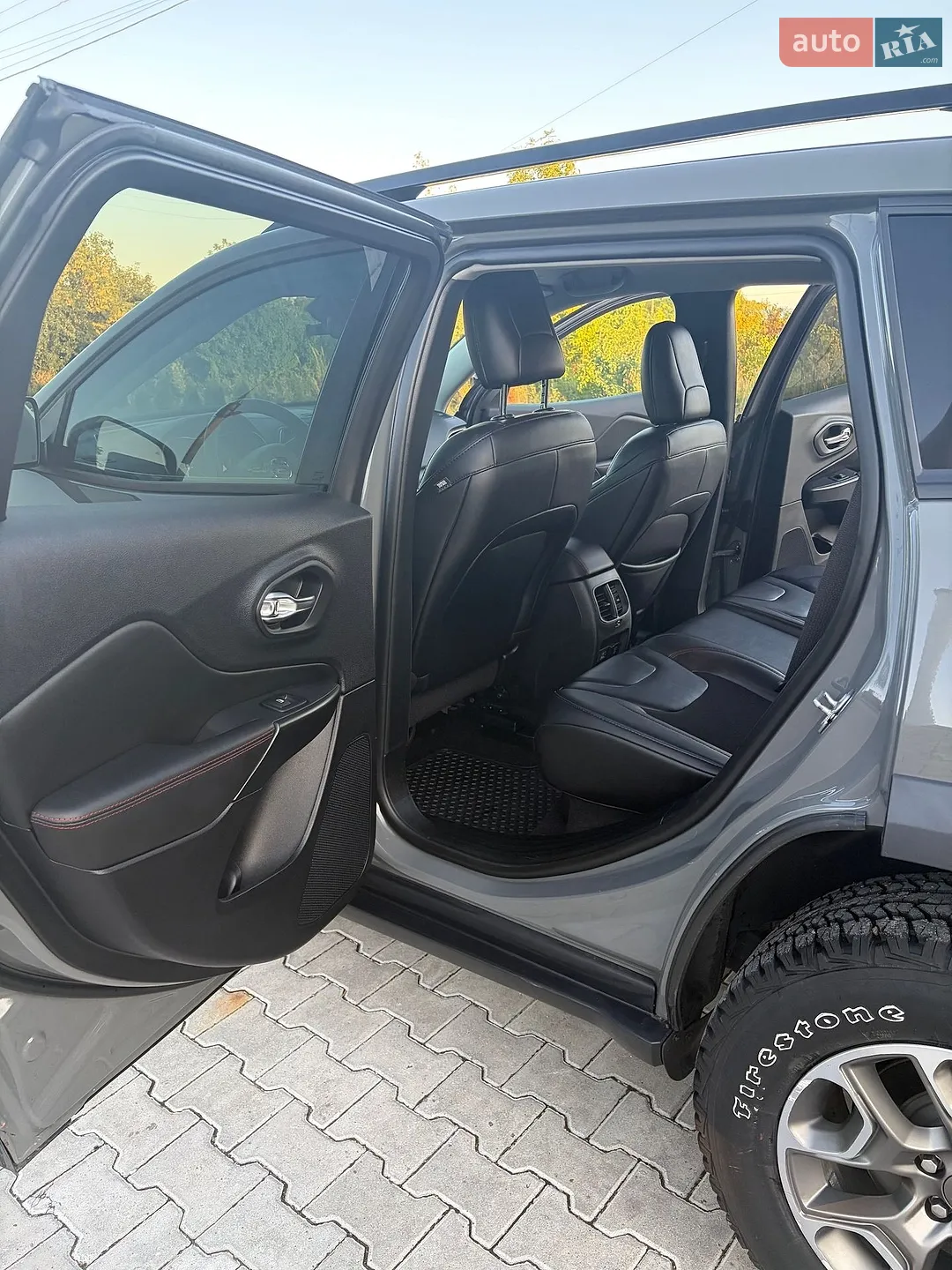 2022 Jeep Cherokee - мініатюра 13