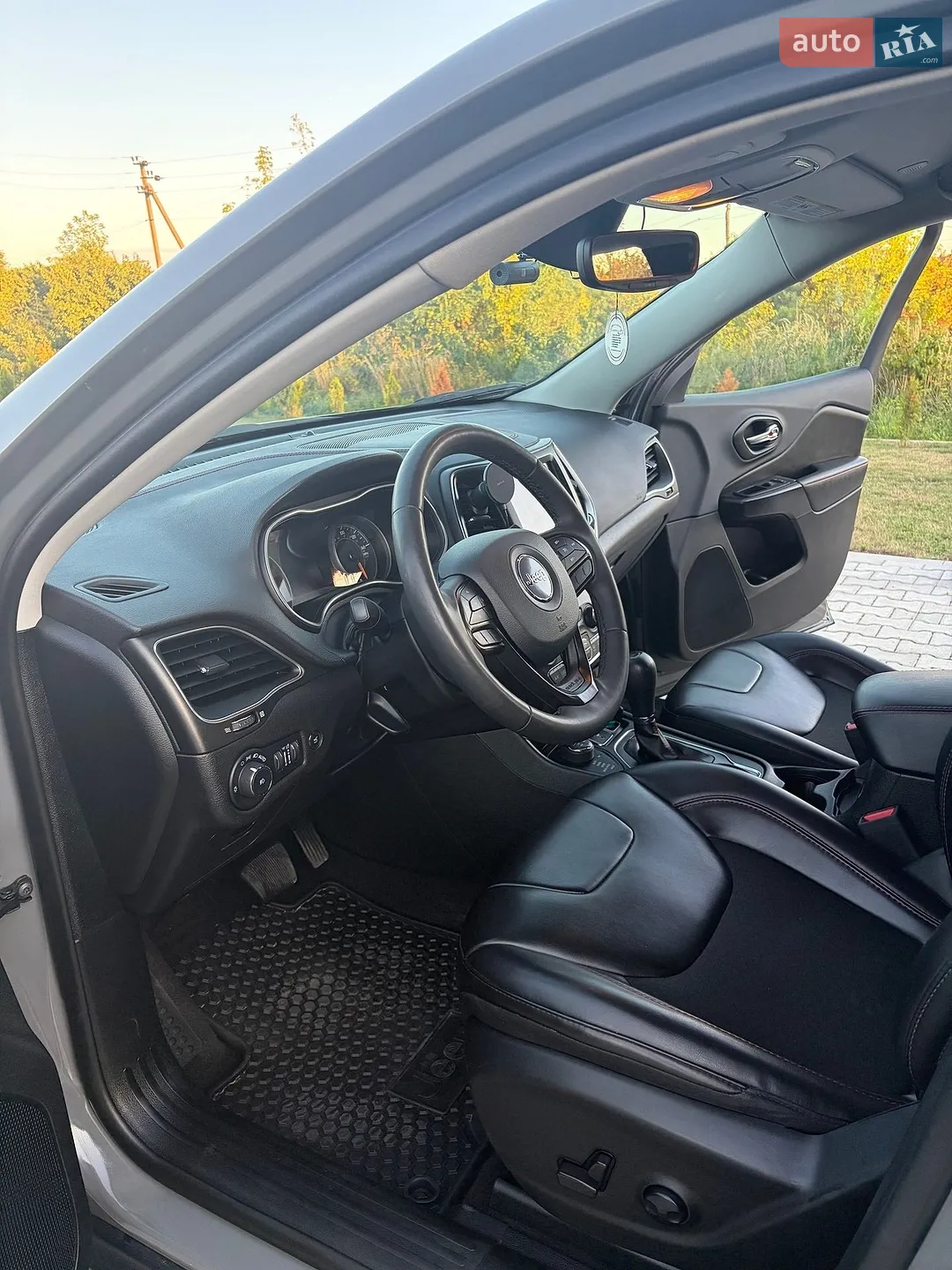 2022 Jeep Cherokee - мініатюра 16