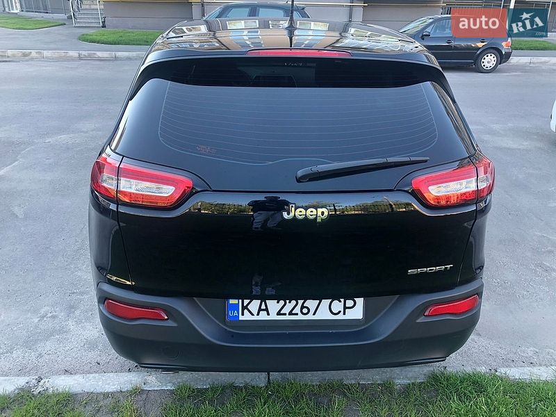 Внедорожник / Кроссовер Jeep Cherokee 2017 в Киеве