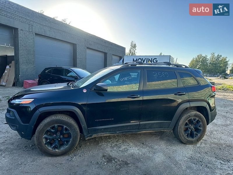 Внедорожник / Кроссовер Jeep Cherokee 2017 в Вараше