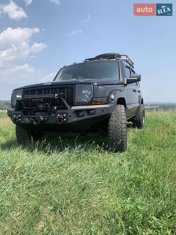 Внедорожник / Кроссовер Jeep Commander 2006 в Киеве