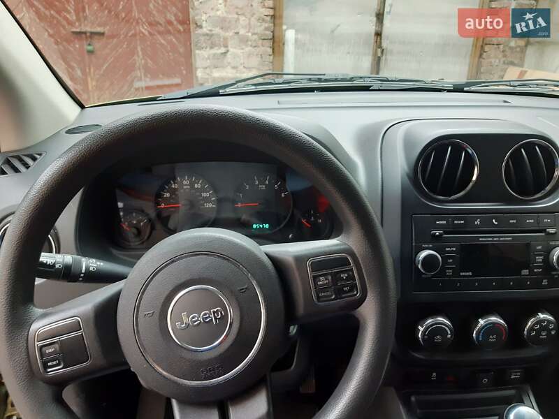 Внедорожник / Кроссовер Jeep Compass 2012 в Ровно