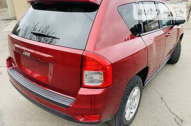 Позашляховик / Кросовер Jeep Compass 2013 в 