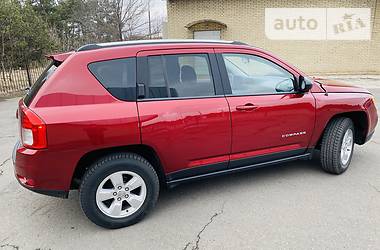Позашляховик / Кросовер Jeep Compass 2013 в 