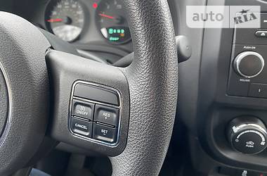 Позашляховик / Кросовер Jeep Compass 2013 в 