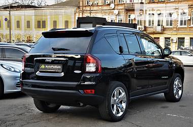 Позашляховик / Кросовер Jeep Compass 2015 в 