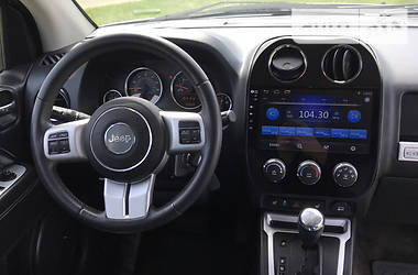 Позашляховик / Кросовер Jeep Compass 2014 в 