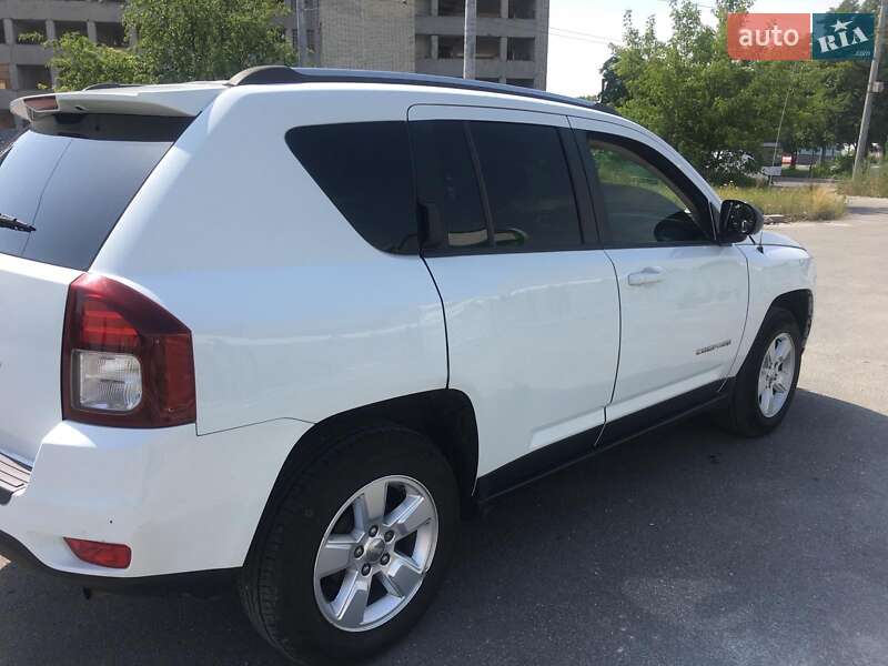 Внедорожник / Кроссовер Jeep Compass 2014 в Тернополе