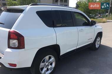 Внедорожник / Кроссовер Jeep Compass 2014 в 