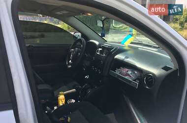 Внедорожник / Кроссовер Jeep Compass 2014 в 