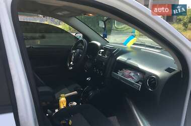 Внедорожник / Кроссовер Jeep Compass 2014 в 