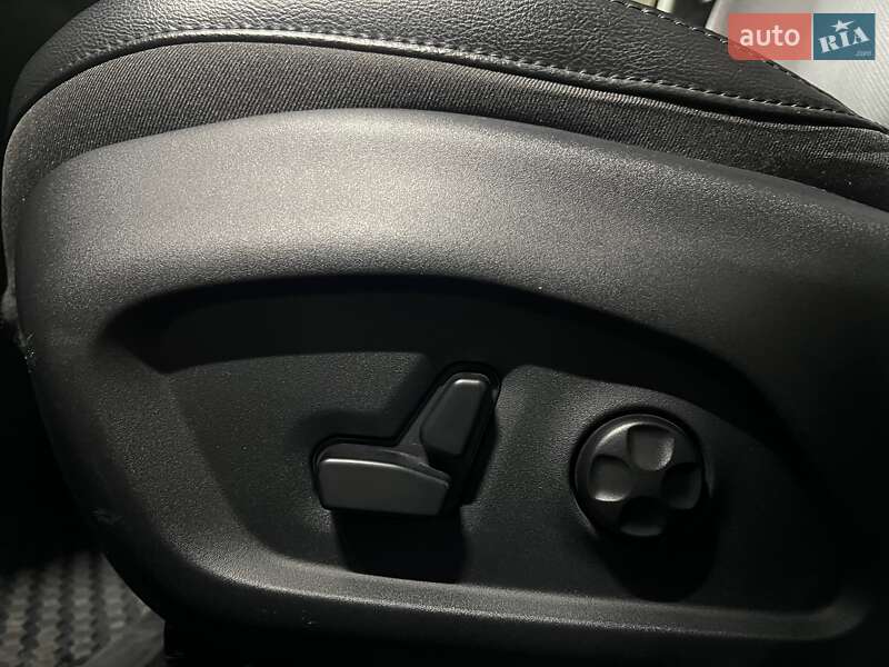 Внедорожник / Кроссовер Jeep Compass 2020 в Киеве
