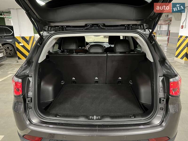 Внедорожник / Кроссовер Jeep Compass 2020 в Киеве