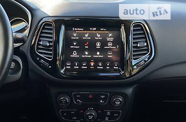 Внедорожник / Кроссовер Jeep Compass 2018 в 