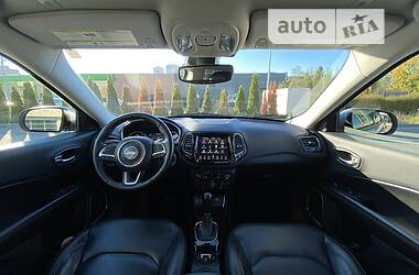 Внедорожник / Кроссовер Jeep Compass 2018 в 