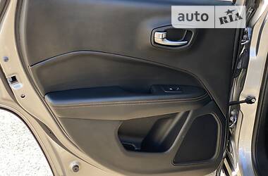 Внедорожник / Кроссовер Jeep Compass 2018 в 