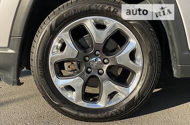 Внедорожник / Кроссовер Jeep Compass 2018 в 