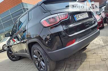 Позашляховик / Кросовер Jeep Compass 2018 в 