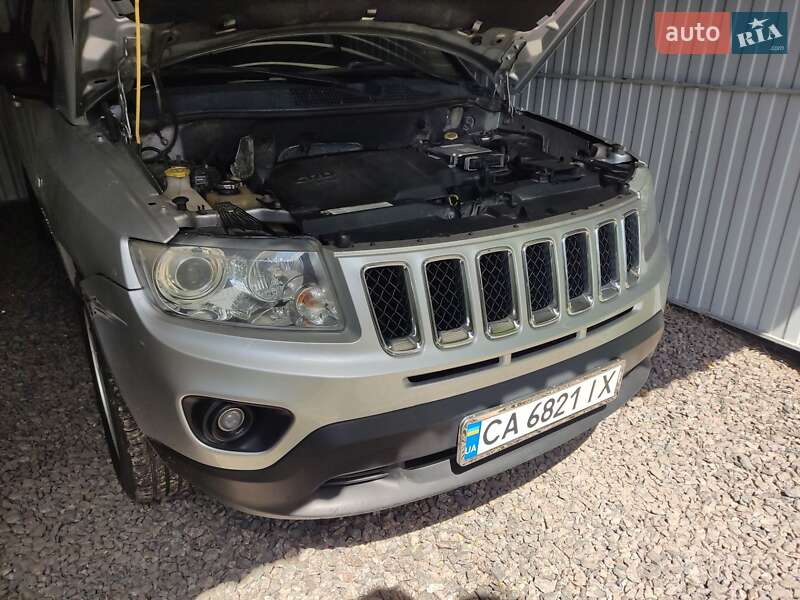 Позашляховик / Кросовер Jeep Compass 2011 в Смілі фото 26 Позашляховик / Кросовер Jeep Compass 2011 в Смілі