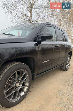 Внедорожник / Кроссовер Jeep Compass 2016 в 