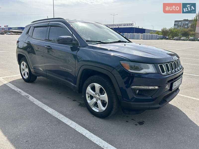Внедорожник / Кроссовер Jeep Compass 2018 в 