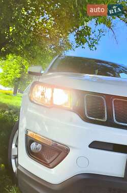 Внедорожник / Кроссовер Jeep Compass 2017 в 