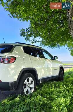 Внедорожник / Кроссовер Jeep Compass 2017 в 