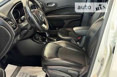 Внедорожник / Кроссовер Jeep Compass 2018 в 