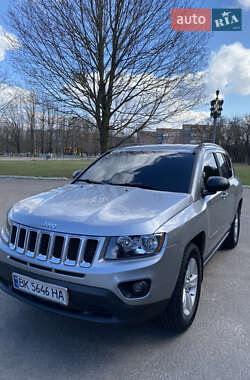 Внедорожник / Кроссовер Jeep Compass 2016 в Сарнах