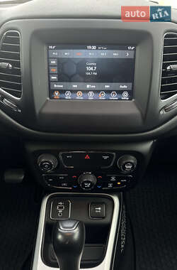 Внедорожник / Кроссовер Jeep Compass 2021 в 