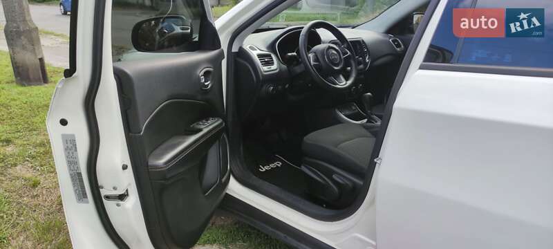 Внедорожник / Кроссовер Jeep Compass 2017 в Киеве