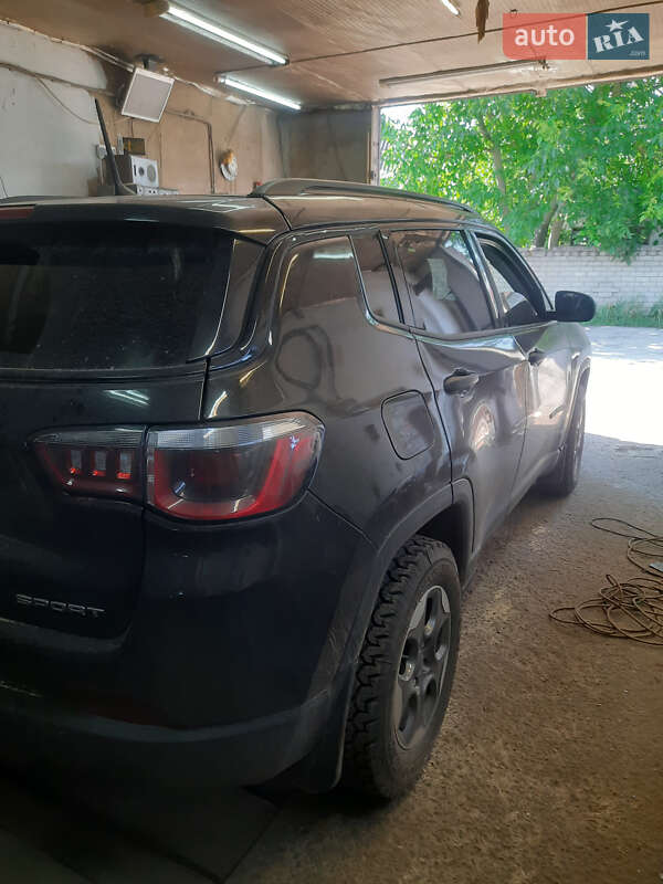 Позашляховик / Кросовер Jeep Compass 2018 в Глухові