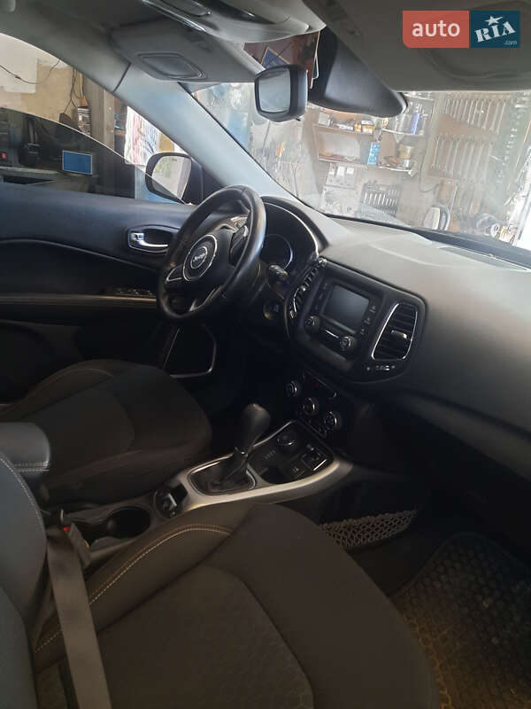 Внедорожник / Кроссовер Jeep Compass 2018 в Глухове