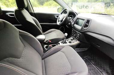 Внедорожник / Кроссовер Jeep Compass 2019 в 
