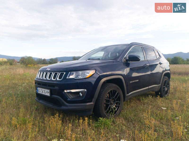 Внедорожник / Кроссовер Jeep Compass 2017 в 
