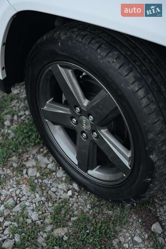 Внедорожник / Кроссовер Jeep Compass 2011 в Черновцах