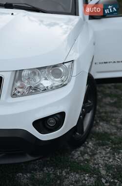 Внедорожник / Кроссовер Jeep Compass 2011 в Черновцах