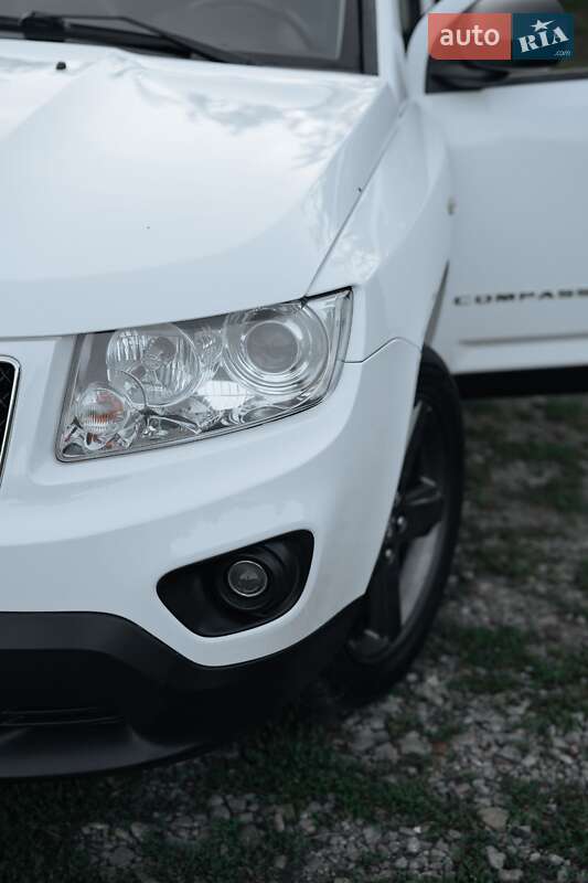 Внедорожник / Кроссовер Jeep Compass 2011 в Черновцах