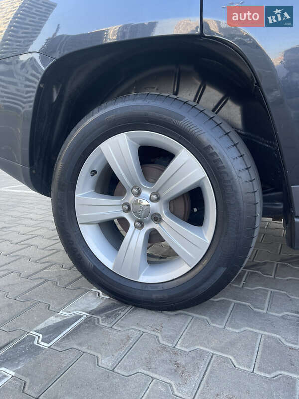 Внедорожник / Кроссовер Jeep Compass 2013 в Вышгороде