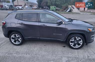 Внедорожник / Кроссовер Jeep Compass 2018 в 