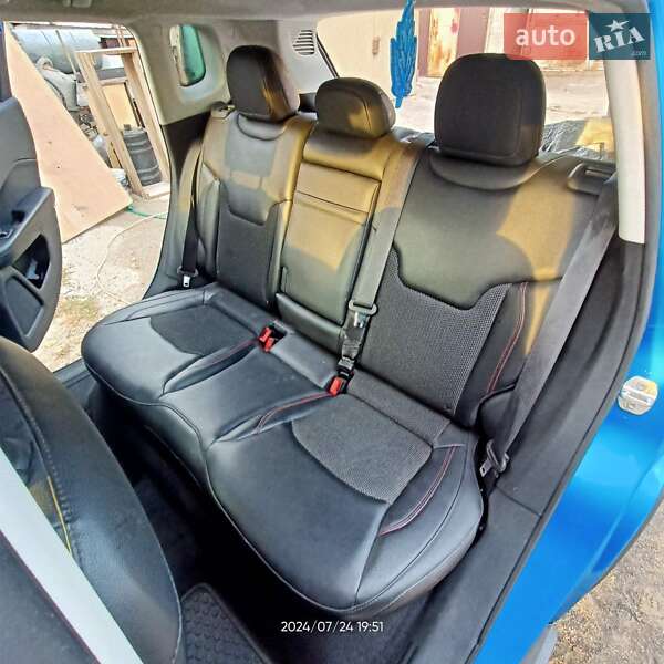 Внедорожник / Кроссовер Jeep Compass 2017 в Киеве