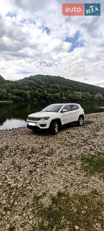 Внедорожник / Кроссовер Jeep Compass 2017 в 