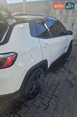 Внедорожник / Кроссовер Jeep Compass 2018 в 