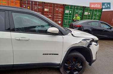 Внедорожник / Кроссовер Jeep Compass 2018 в 